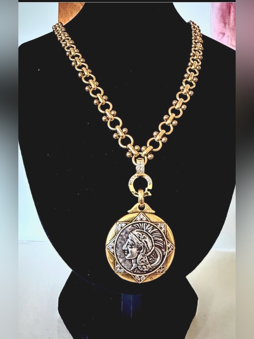 Gold Tone Medallion Pendant Necklace - Classic Women's Jewelry